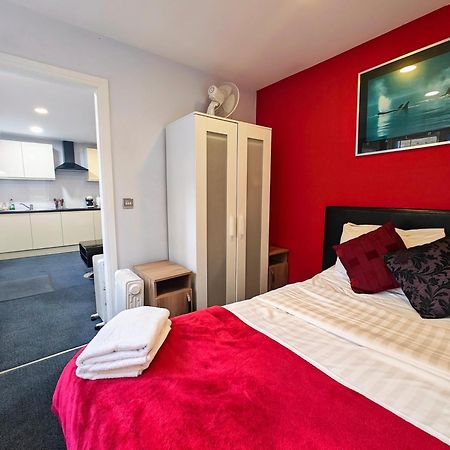 Wellesley Hotel Ilford Esterno foto