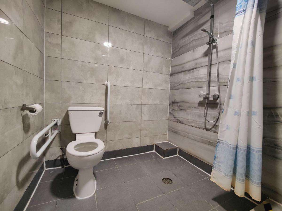 Wellesley Hotel Ilford Esterno foto