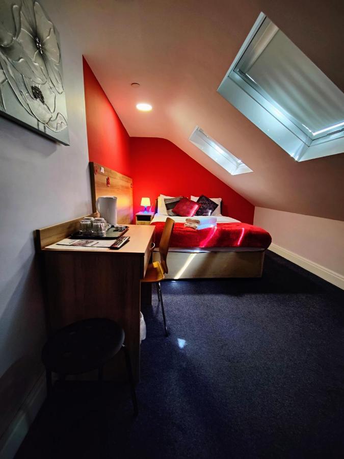 Wellesley Hotel Ilford Esterno foto
