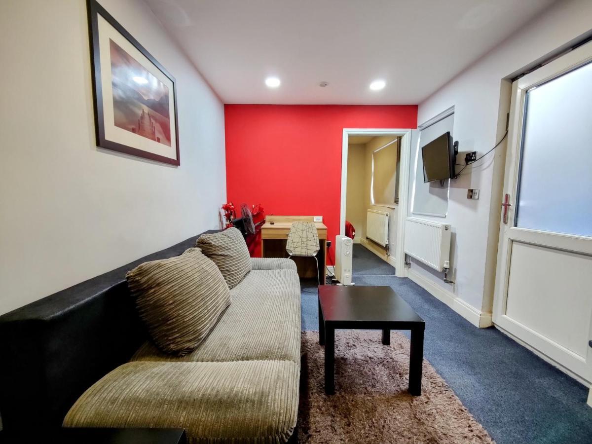 Wellesley Hotel Ilford Esterno foto