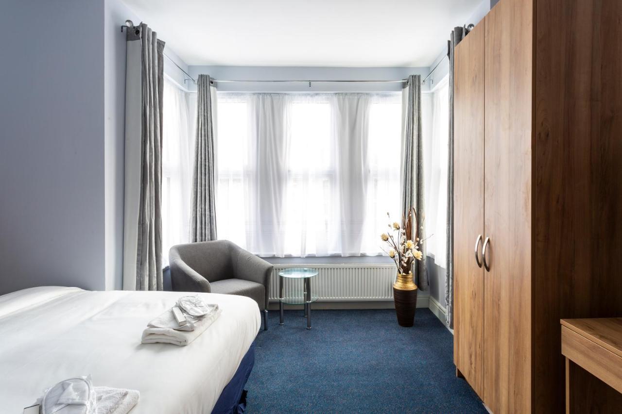 Wellesley Hotel Ilford Esterno foto